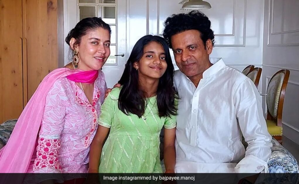 द फैमिली मैन मनोज बाजपेयी ने शेयर की अपनी रियल लाइफ 'फैमिली' की तस्वीर