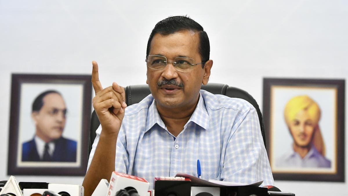 दिल्ली के मुख्यमंत्री अरविंद केजरीवाल ने झूठी गवाही देने और अदालतों में झूठे हलफनामे दाखिल करने के लिए सीबीआई, ईडी पर मुकदमा करने की धमकी दी