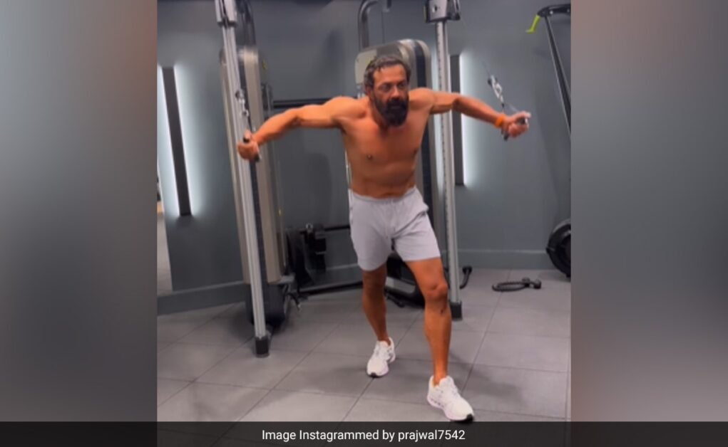 देखें: बॉबी देओल अपनी फिल्म एनिमल के लिए कैसे कर रहे हैं तैयारी