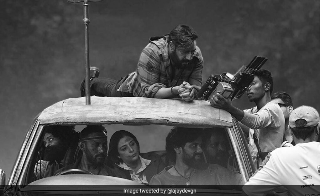 बस अजय देवगन भोला के सेट पर 'डबल रोल' निभा रहे हैं