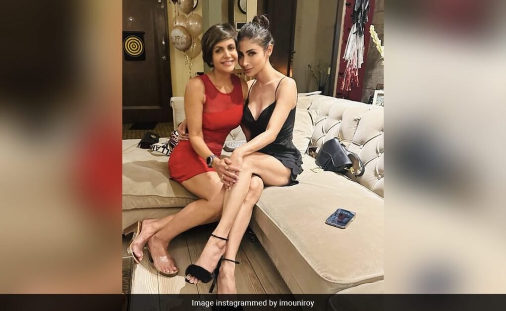 मंदिरा बेदी के लिए, 51 आज, BFF मौनी रॉय की ओर से एक प्यारा जन्मदिन नोट