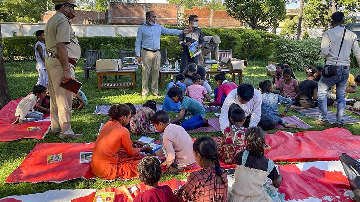 'मोगली स्कूल' - बहराइच के जंगल में बच्चों के लिए सीखने का नखलिस्तान