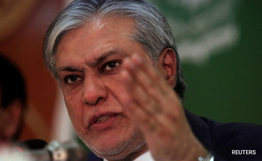 यूएई, चीन का आईएमएफ डील को पटरी पर लाने के लिए 1.3 अरब डॉलर का वादा: पाक मंत्री