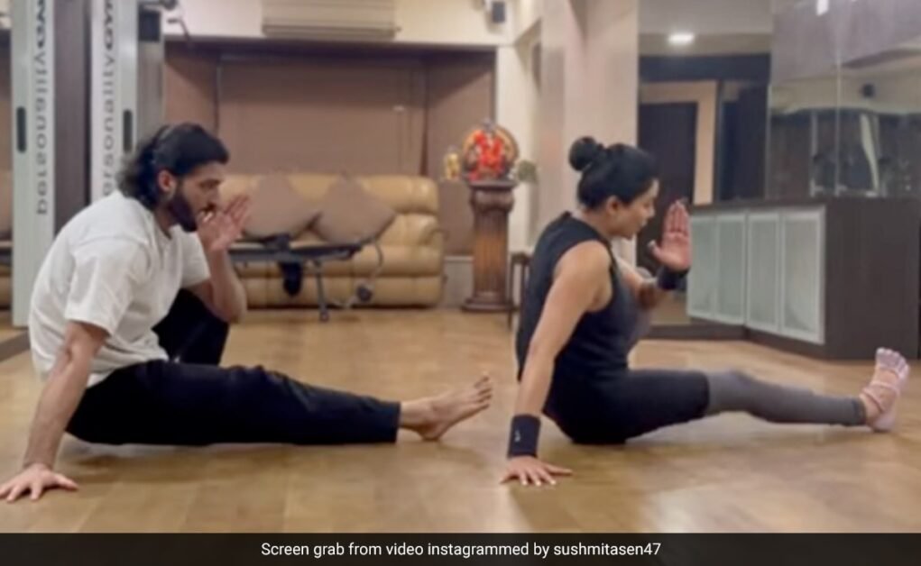 सुष्मिता सेन एक्स-बॉयफ्रेंड रोहमन शॉल के साथ वर्कआउट करती हैं।  'थैंक यू टीचर,' वह लिखते हैं