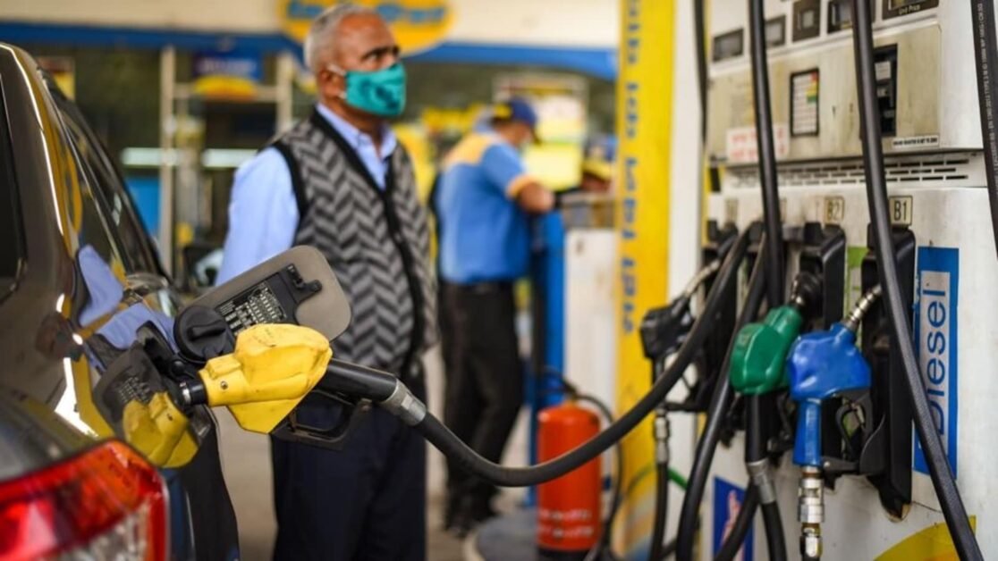 5 मई को पेट्रोल, डीजल की कीमतें: अपने शहर में कीमतों की जांच करें