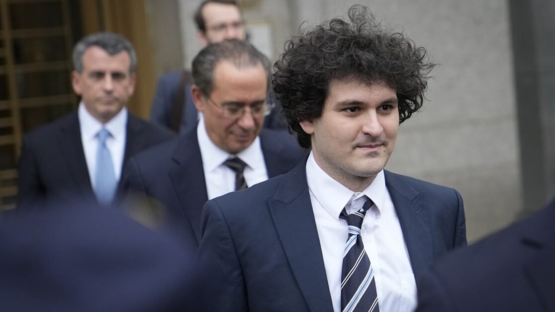 एफटीएक्स पतन: पूर्व सीईओ सैम बैंकमैन-फ्राइड ने अदालत से आरोपों को खारिज करने का आग्रह किया