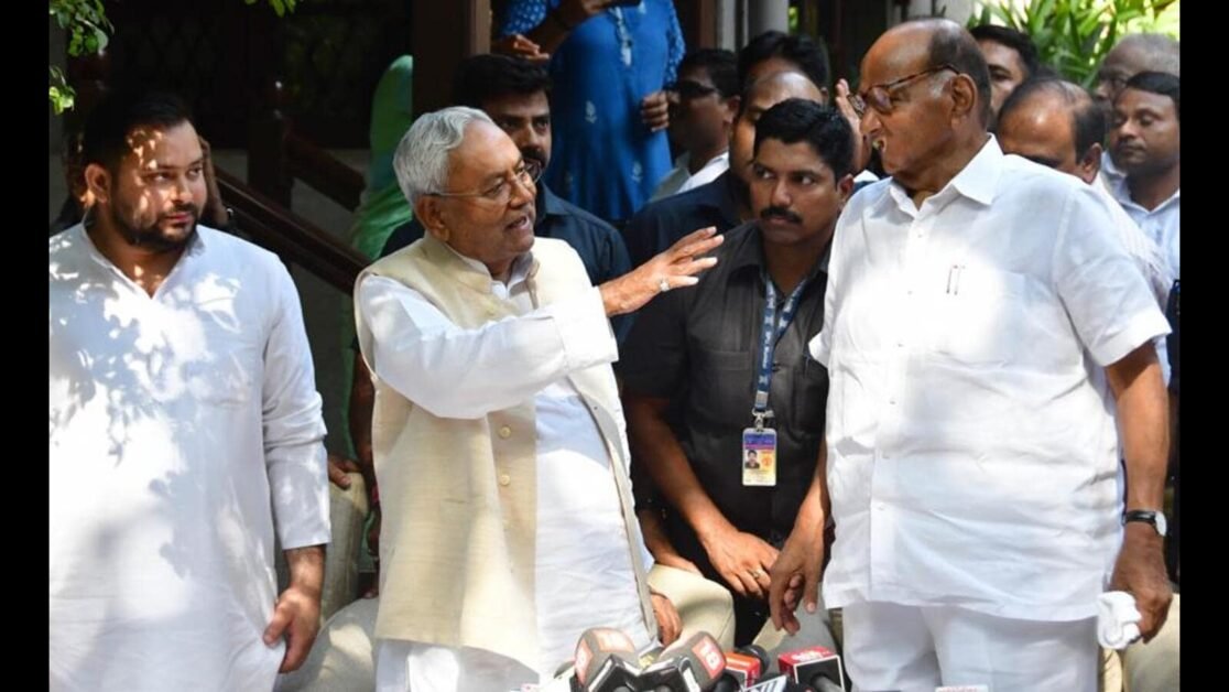 मुंबई में नीतीश: अगर पवार बीजेपी विरोधी गठबंधन का नेतृत्व करते हैं तो मुझे खुशी होगी