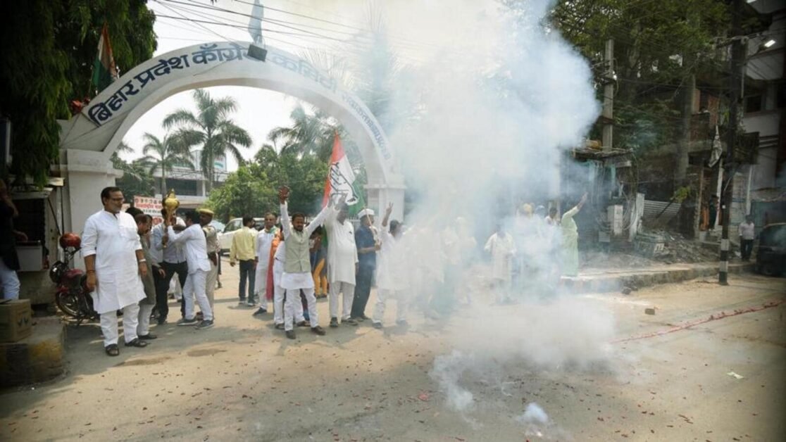 कर्नाटक चुनाव परिणाम: महागठबंधन उत्साहित, नेताओं ने कहा 'बीजेपी के अंत की शुरुआत'
