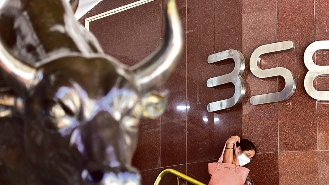 ओपनिंग बेल: सेंसेक्स हरे रंग में 62,000 अंक से अधिक, निफ्टी 18,364 तक बढ़ गया