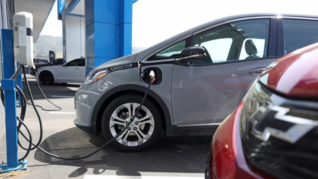 ईवी फर्मों के लिए भारत परिपक्व लक्ष्य लेकिन घरेलू गति धीमी: रिपोर्ट