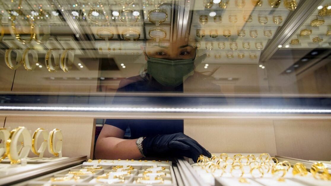 15 मई को सोना, चांदी की कीमतें: अपने शहर में नवीनतम दरों की जांच करें