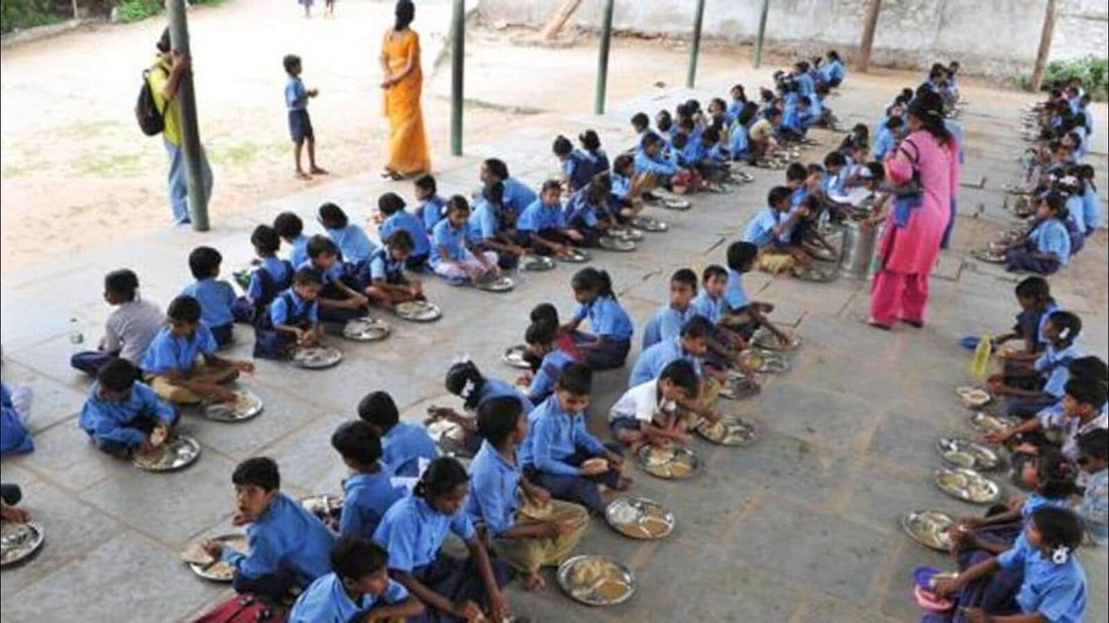 छपरा : मिड डे मील खाने से 36 बच्चे बीमार