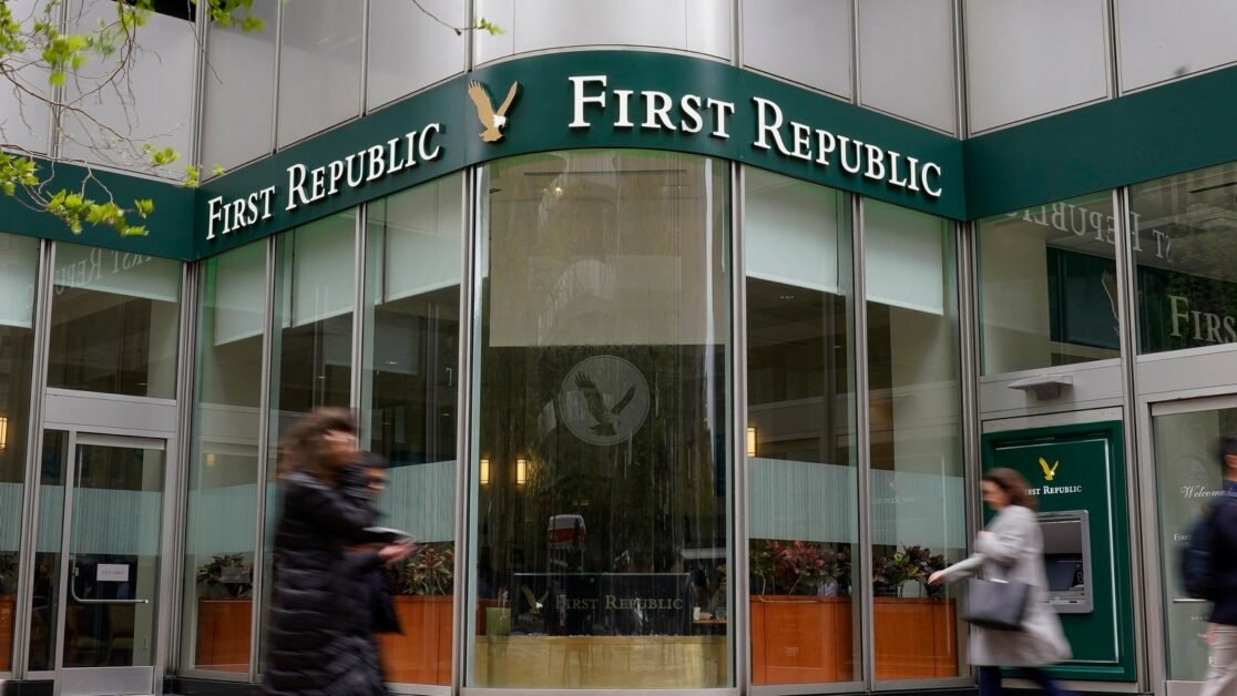 जेपी मॉर्गन लगभग 1,000 फर्स्ट रिपब्लिक कर्मचारियों की छंटनी करेगा: रिपोर्ट