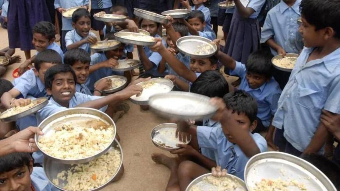बिहार के सुपौल में मिड-डे मील खाने से 25 स्कूली बच्चे बीमार