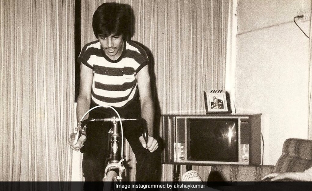 अक्षय कुमार याद करते हैं कि बचपन में उन्हें मेहमानों के सामने ब्रेक डांस करने के लिए कहा जाता था