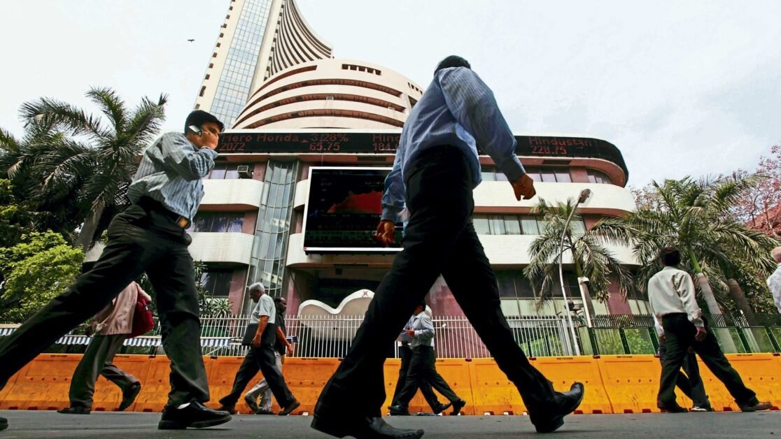 ओपनिंग बेल: सेंसेक्स हरे रंग में 61,000 अंक से अधिक, निफ्टी 18,275 तक चढ़ा