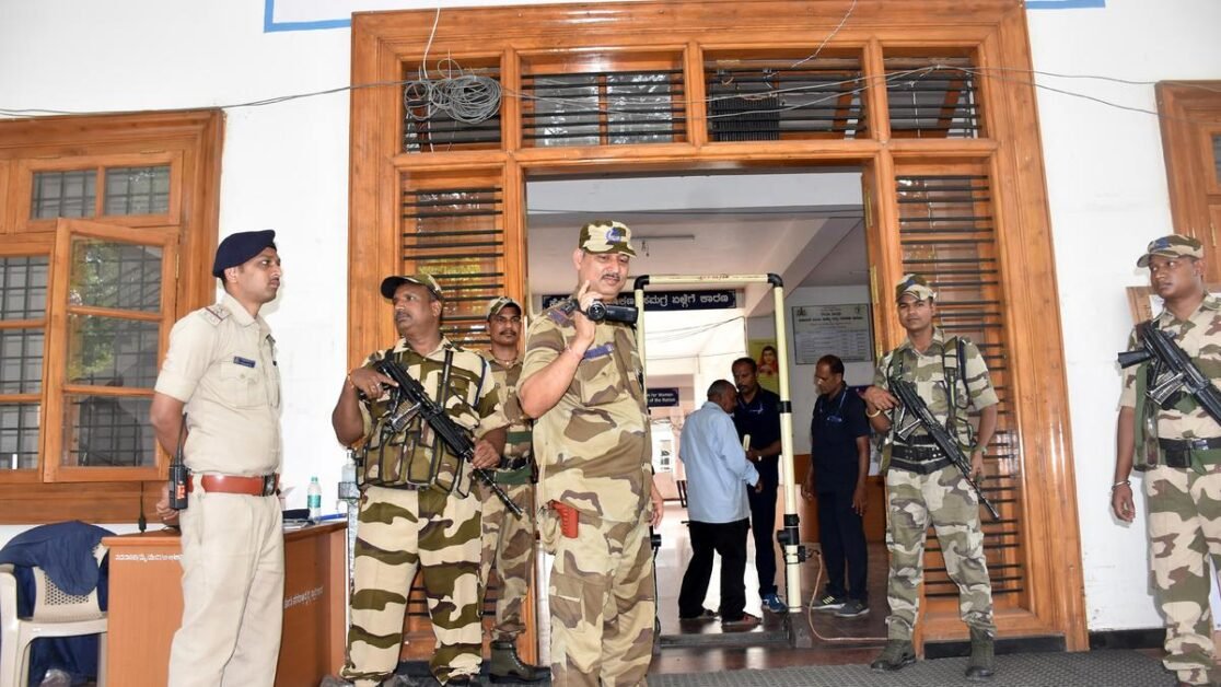 कर्नाटक विधानसभा चुनाव के नतीजे लाइव अपडेट |  वोटों की गिनती के लिए आज स्टेज सेट