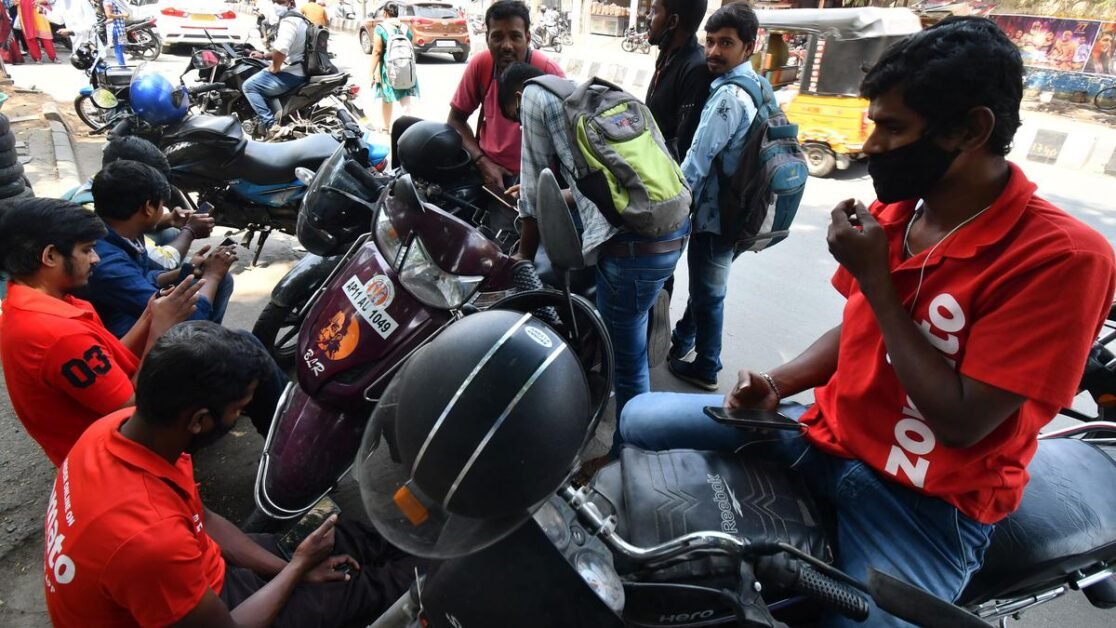 कल्याणकारी योजनाओं को निधि देने के लिए एग्रीगेटर्स, ऐप पर अतिरिक्त लेवी के लिए गिग वर्कर्स