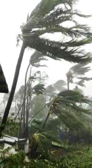 चक्रवात मोचा बड़े पैमाने पर बांग्लादेश को बख्शता है लेकिन म्यांमार को नहीं;  विस्तृत क्षति अभी तक ज्ञात नहीं है