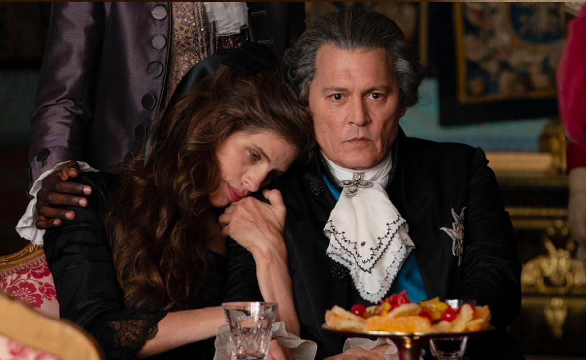 जीन डू बैरी रिव्यू: रॉयल ट्रीट नहीं बल्कि रॉयल मेस भी नहीं