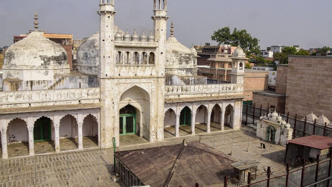 ज्ञानवापी केस |  शिवलिंग की कार्बन डेटिंग कराने के इलाहाबाद हाईकोर्ट के आदेश के खिलाफ याचिका पर सुनवाई को SC तैयार