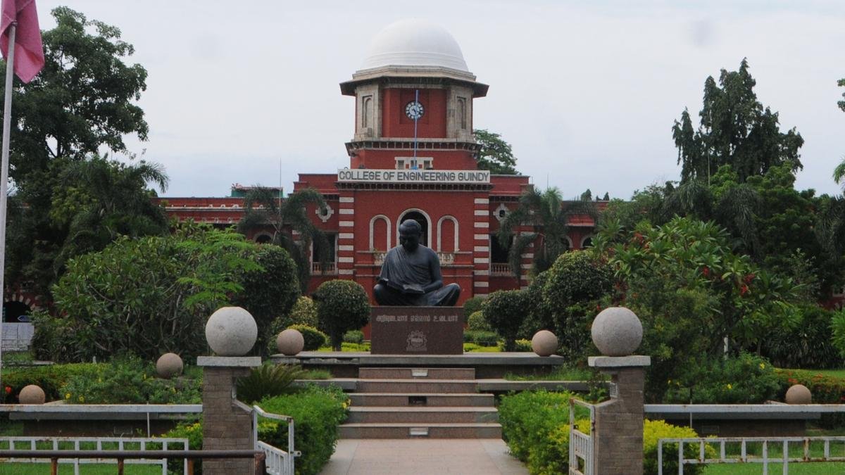 तमिल इंजीनियरिंग पाठ्यक्रमों को निलंबित करने के अन्ना विश्वविद्यालय के फैसले में सरकार की कोई भूमिका नहीं थी: तमिलनाडु मंत्री