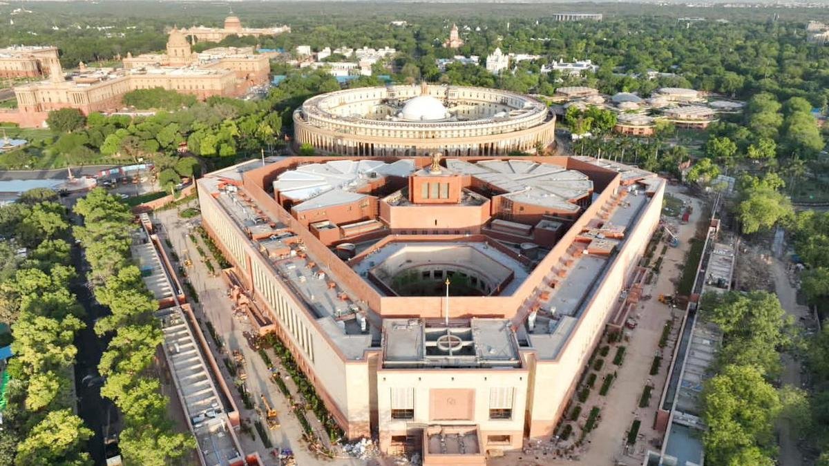 नए संसद भवन का उद्घाटन लाइव |  पहलवानों की महापंचायत के विरोध में लुटियंस दिल्ली में कड़ी सुरक्षा