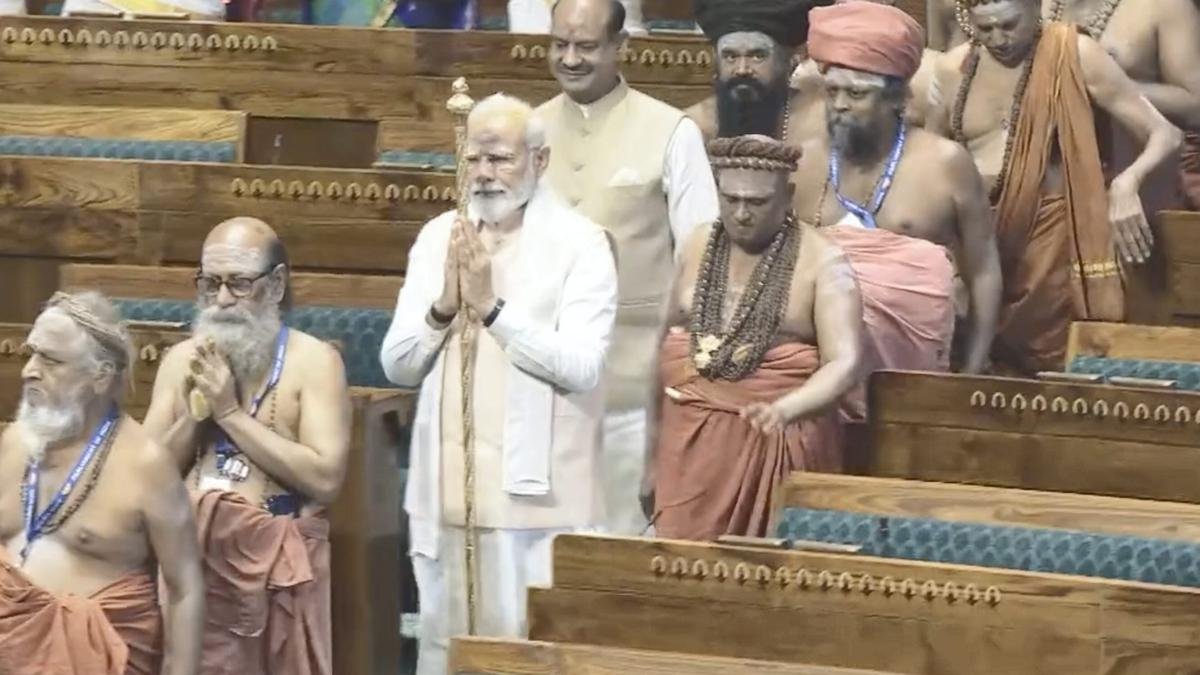 पीएम मोदी ने नए संसद भवन का उद्घाटन किया