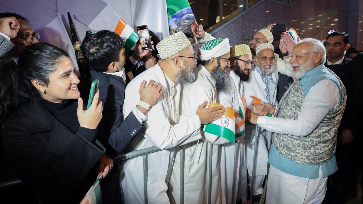 पीएम मोदी ने सिडनी दौरे की शुरुआत की, ऑस्ट्रेलियाई सीईओ से की मुलाकात