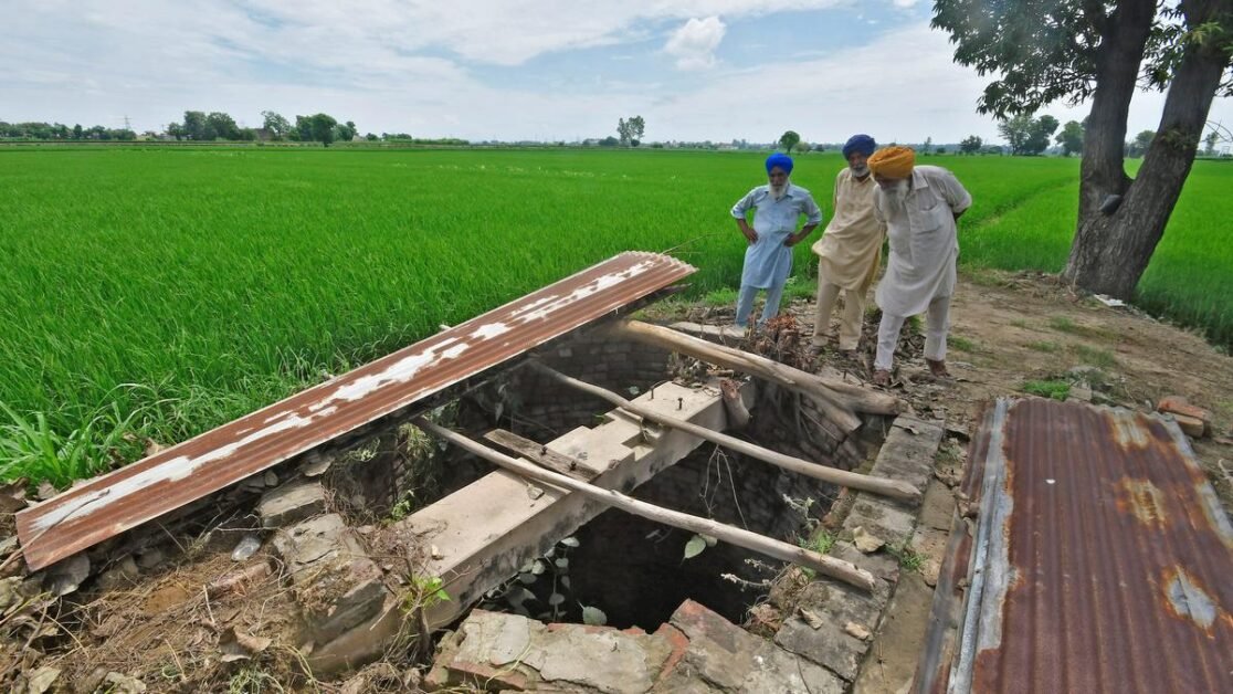 भूजल दोहन चुपचाप भारत के पैरों तले की जमीन खिसका रहा है
