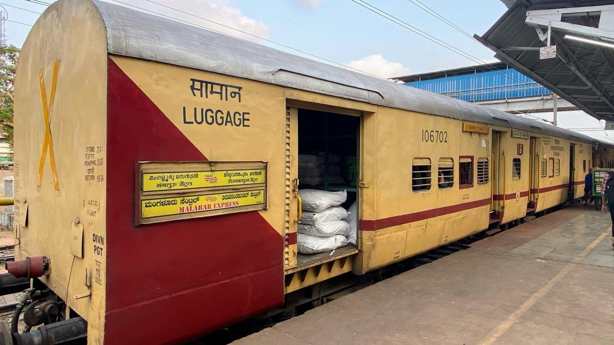 मंगलुरु से केरल, तमिलनाडु जाने वाली ट्रेनों में 1 स्लीपर कोच की जगह एसी 3-टियर कोच मिलेगा