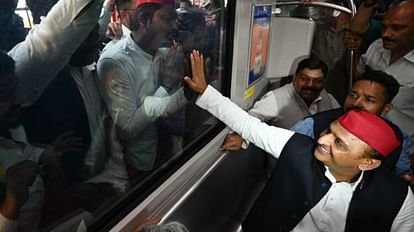 Akhilesh yadav campaigns and seeks vote for SP candidates in UP Nikay Chunav.