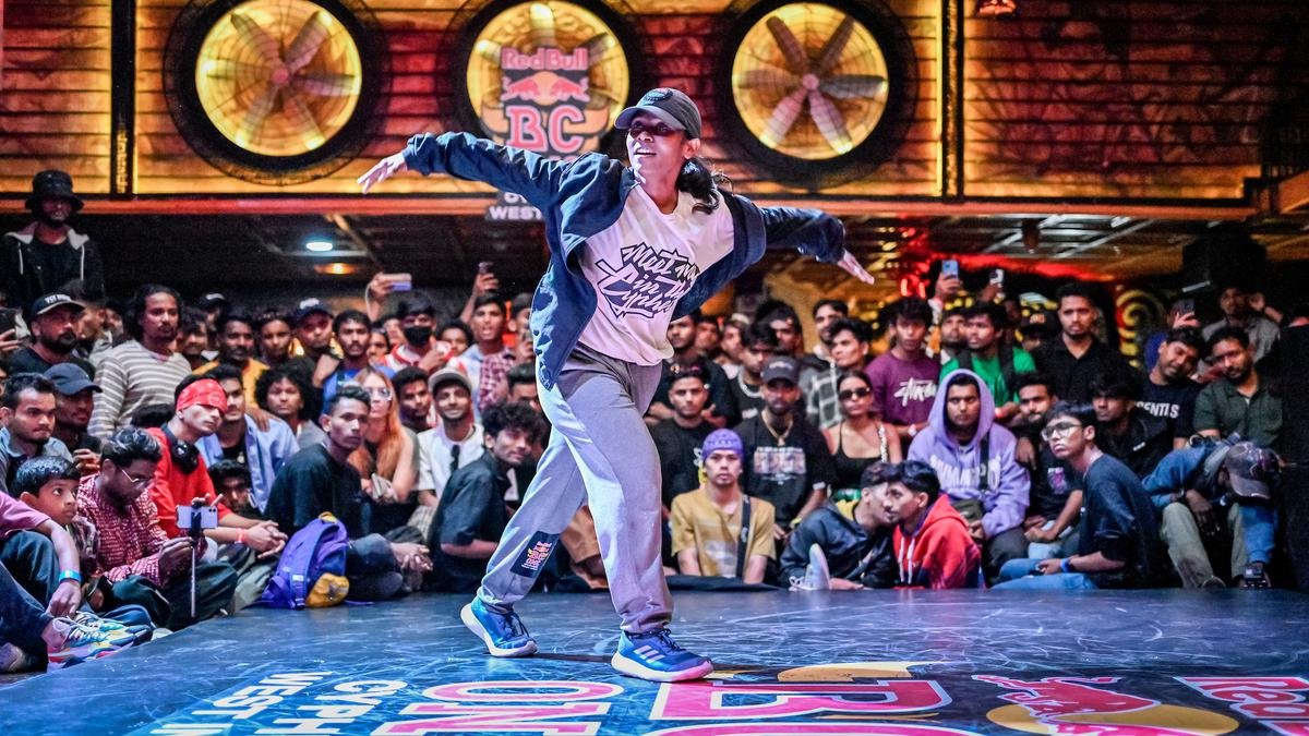 विशाखापत्तनम की लड़की अंतरराष्ट्रीय वन ऑन वन ब्रेकिंग प्रतियोगिता में पहुंच गई है