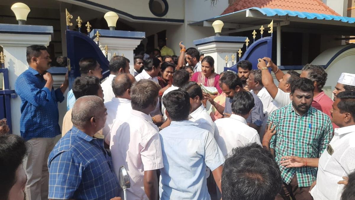 सेंथिलबालाजी के भाई के परिसरों पर तलाशी के दौरान आयकर अधिकारियों पर हमले का सामना करना पड़ा