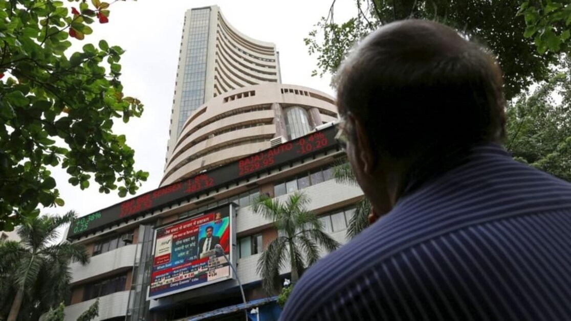 सेंसेक्स 195 अंक बढ़कर 62,624 पर खुला;  निफ्टी 18,556 पर