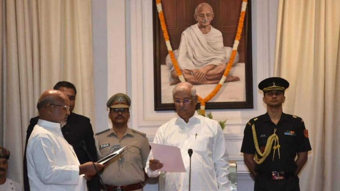 जदयू विधायक रत्नेश सदा ने नीतीश कुमार के मंत्रिमंडल में मंत्री पद की शपथ ली