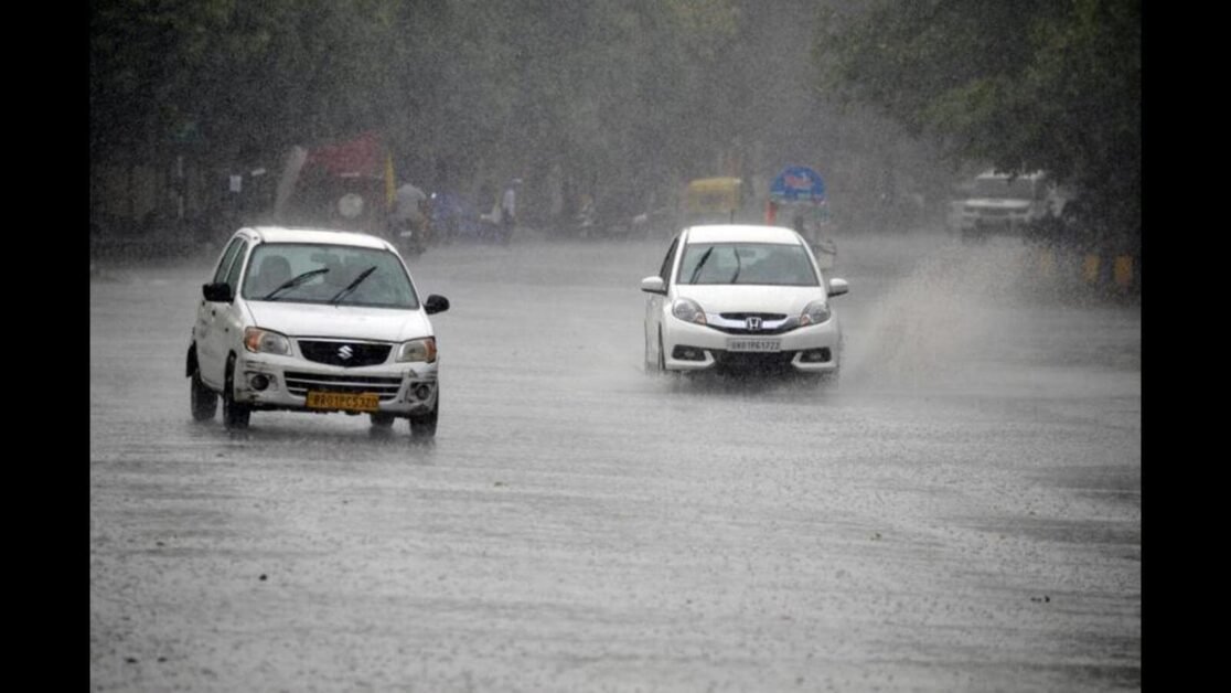 बारिश से कुछ राहत मिली है, क्योंकि सरकार का दावा है कि गर्मी से कोई मौत नहीं हुई है