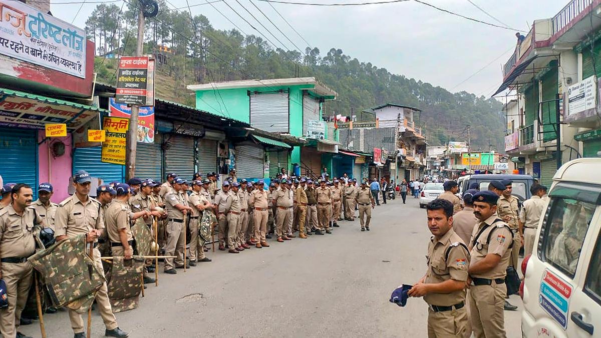 उत्तरकाशी सांप्रदायिक तनाव |  स्थानीय व्यापार निकायों, हिंदुत्व संगठनों ने महापंचायत का आह्वान किया