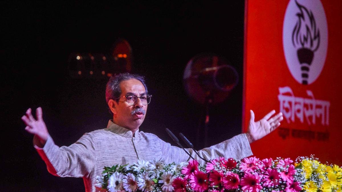 उद्धव ने निर्धारित अमेरिकी यात्रा को लेकर पीएम पर निशाना साधा और मणिपुर तनाव को कम करने में विफल रहने के लिए उन पर निशाना साधा