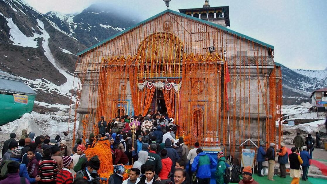 चार धाम यात्रा: उत्तराखंड के डीजीपी ने कहा, अब तक 30 लाख से ज्यादा तीर्थयात्री आ चुके हैं