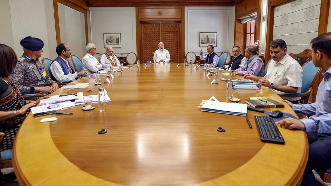 तीन रेल हादसों की समीक्षा करने के लिए पीएम मोदी ओडिशा रवाना