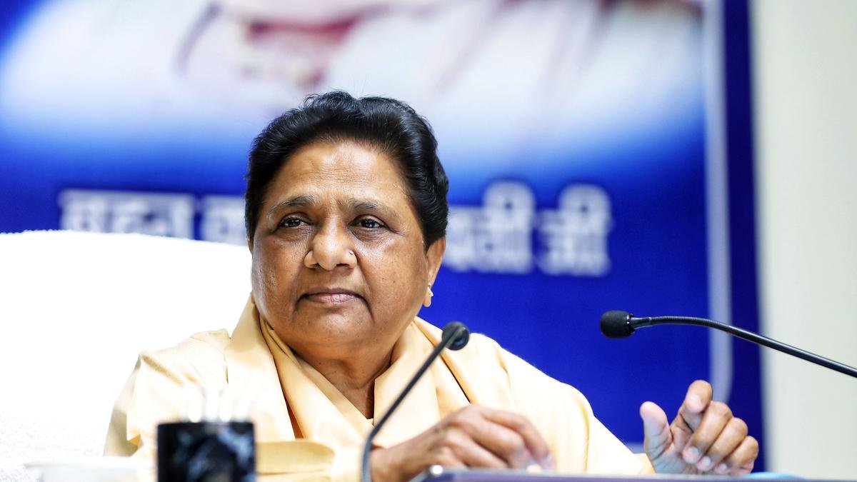 बसपा प्रमुख मायावती ने पटना में विपक्ष की बैठक में शामिल होने की योजना बना रहे दलों पर निशाना साधा