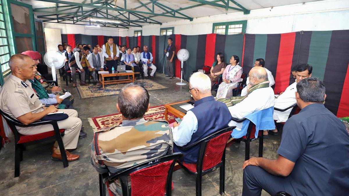 मणिपुर में संदिग्ध कुकी उग्रवादियों के साथ मुठभेड़ में तीन पुलिसकर्मी घायल हो गए