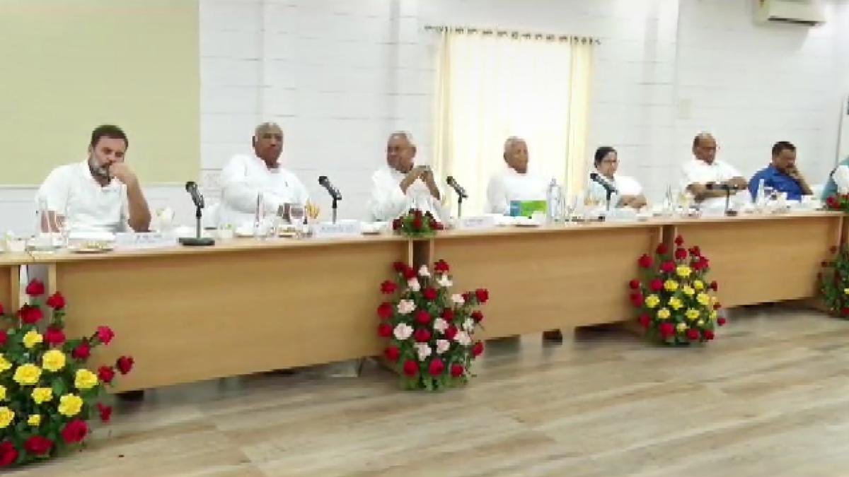विपक्ष की बैठक पटना लाइव अपडेट |  शीर्ष नेता 2024 लोकसभा चुनाव का रोडमैप तैयार करेंगे