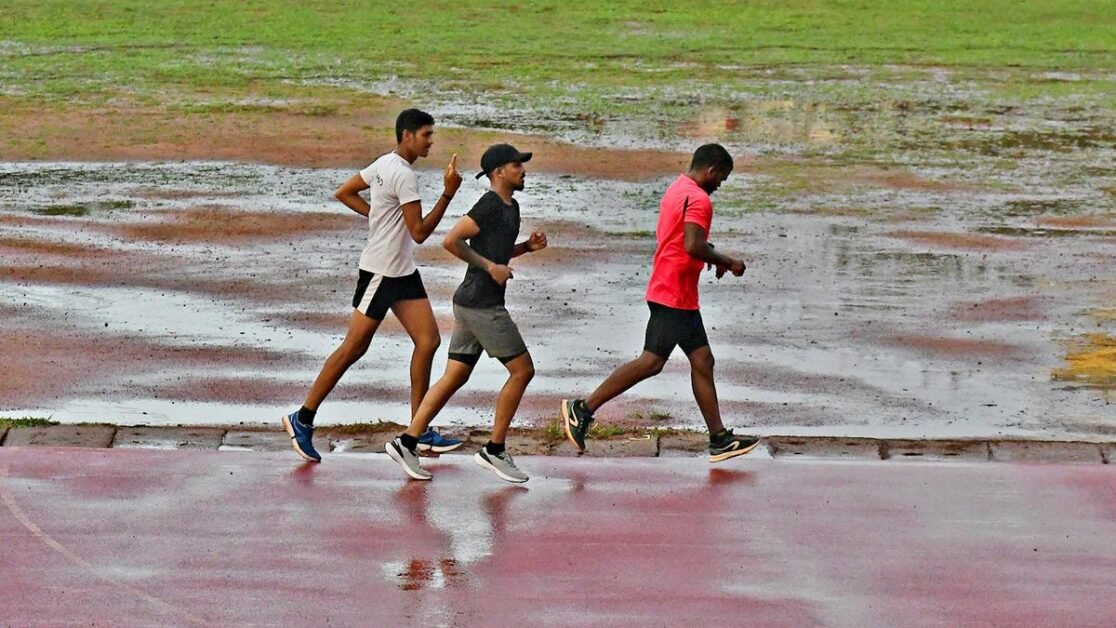 सरकार घबराई क्योंकि कर्नाटक में वर्षा की कमी का सामना करना पड़ रहा है