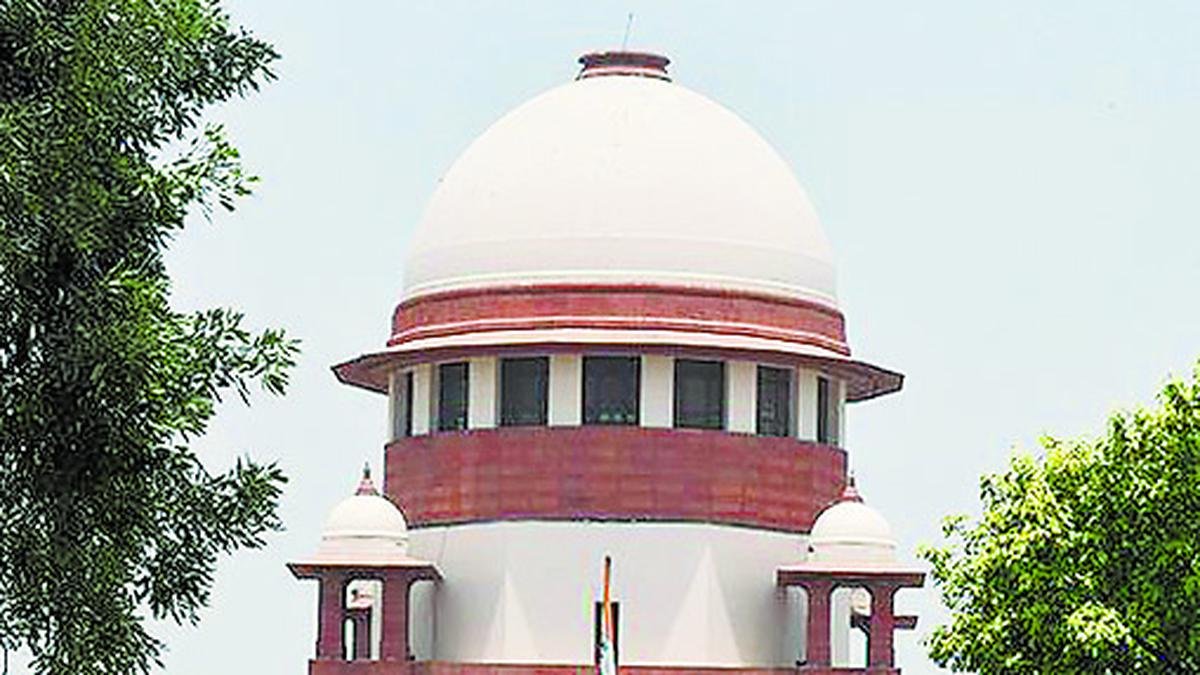 सुप्रीम कोर्ट ने यूनिटेक के पूर्व प्रमोटर संजय चंद्रा की पत्नी प्रीति चंद्रा को नोटिस जारी किया है