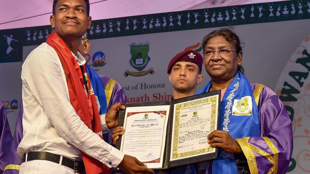 राष्ट्रपति मुर्मू ने आदिवासियों, पिछड़े वर्गों के विकास के लिए शिक्षा के महत्व पर जोर दिया