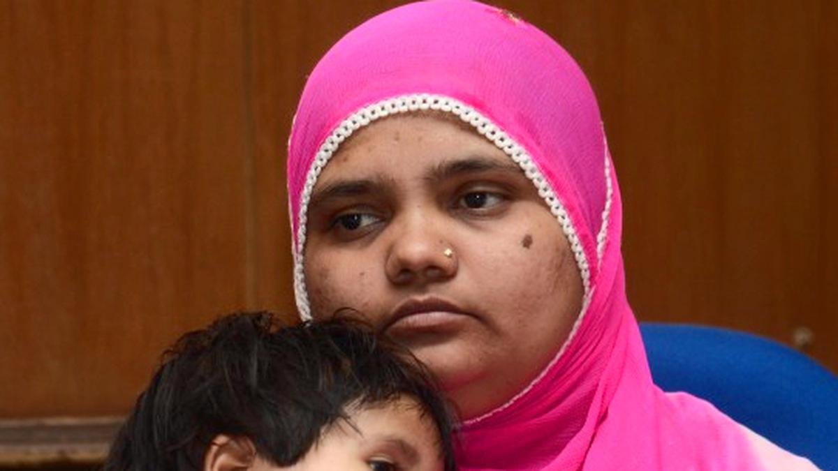 सुप्रीम कोर्ट ने दोषियों की सजा में छूट के खिलाफ बिलकिस बानो के मामले की सुनवाई 7 अगस्त को तय की है