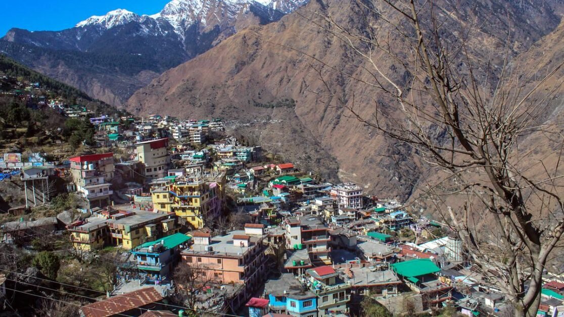 छह महीने बाद, ताजा सिंकहोल ने जोशीमठ में भूस्खलन की आशंका को फिर से जन्म दिया है