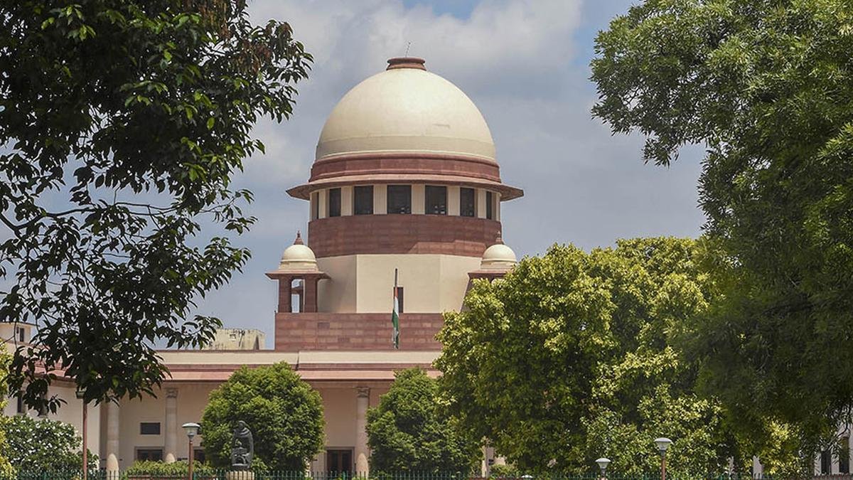 सीएम शिंदे, अन्य के खिलाफ अयोग्यता कार्यवाही में जानबूझकर देरी की ठाकरे खेमे की याचिका पर महाराष्ट्र विधानसभा अध्यक्ष को सुप्रीम कोर्ट का नोटिस